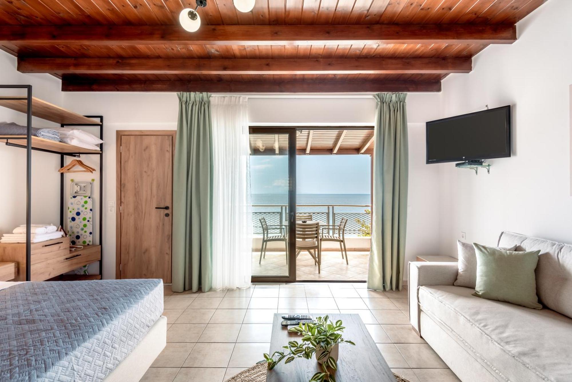 Superb Apartments Kriaras Sea View In Sfakia Khóra Sfakíon Exteriör bild