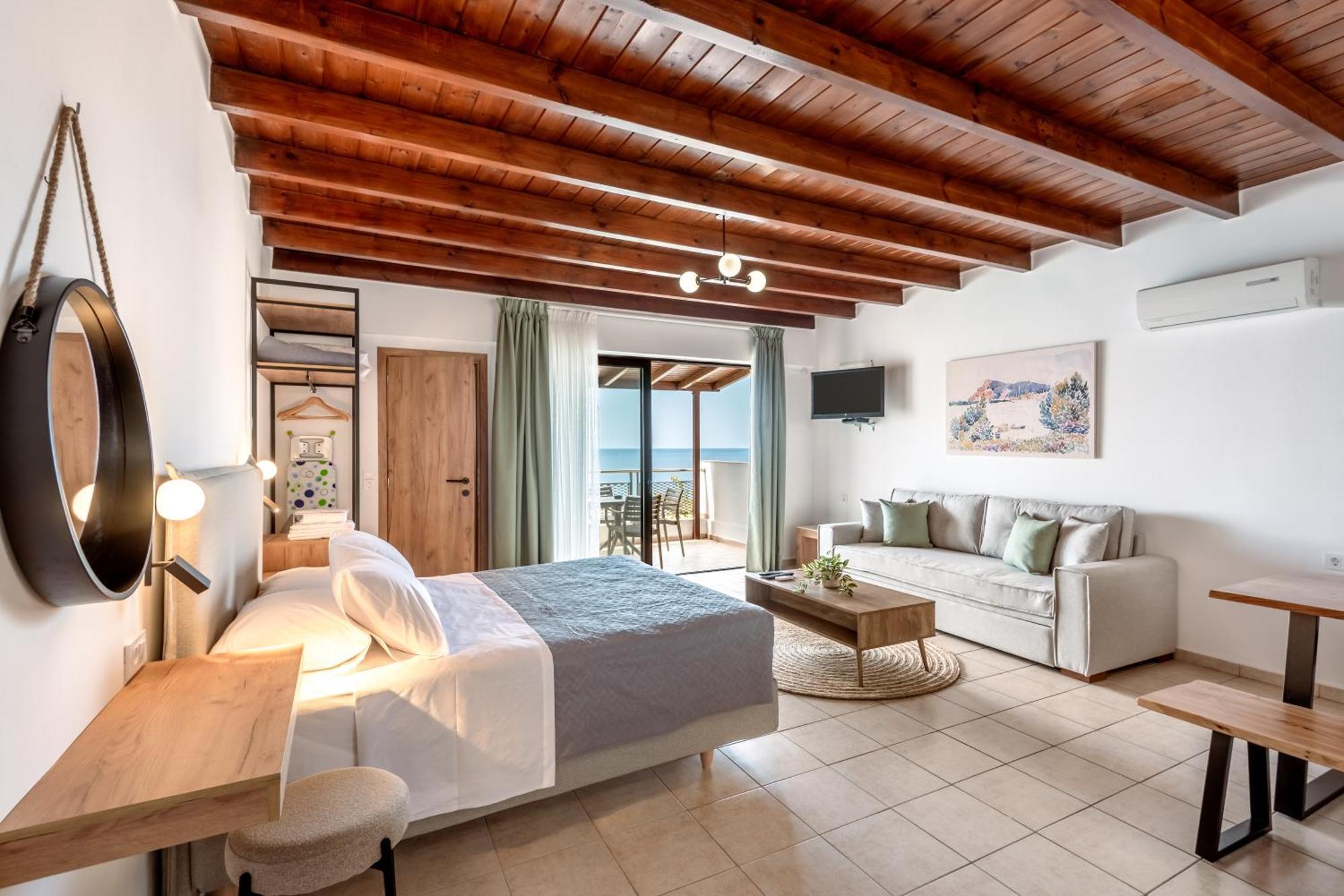 Superb Apartments Kriaras Sea View In Sfakia Khóra Sfakíon Exteriör bild
