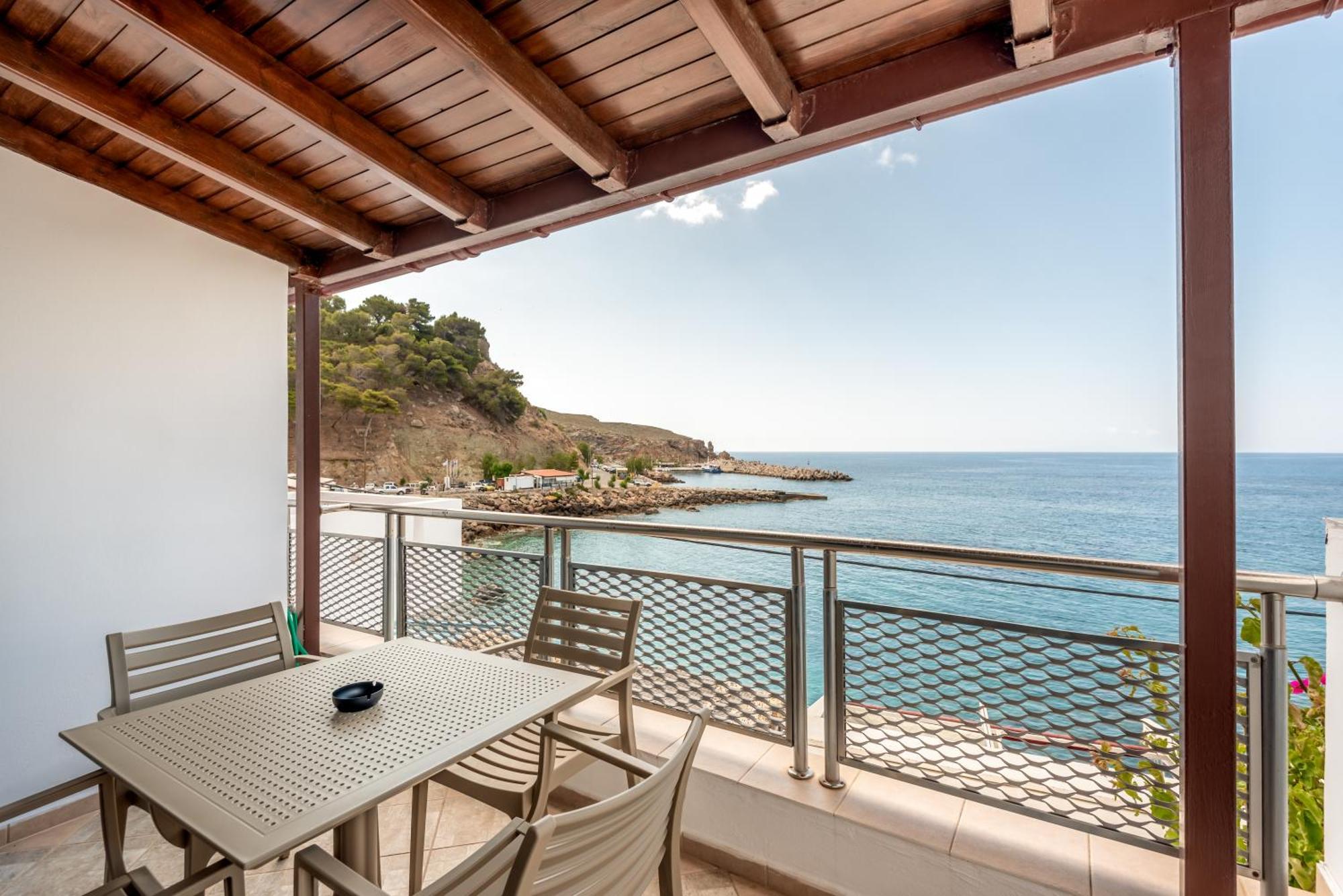 Superb Apartments Kriaras Sea View In Sfakia Khóra Sfakíon Exteriör bild