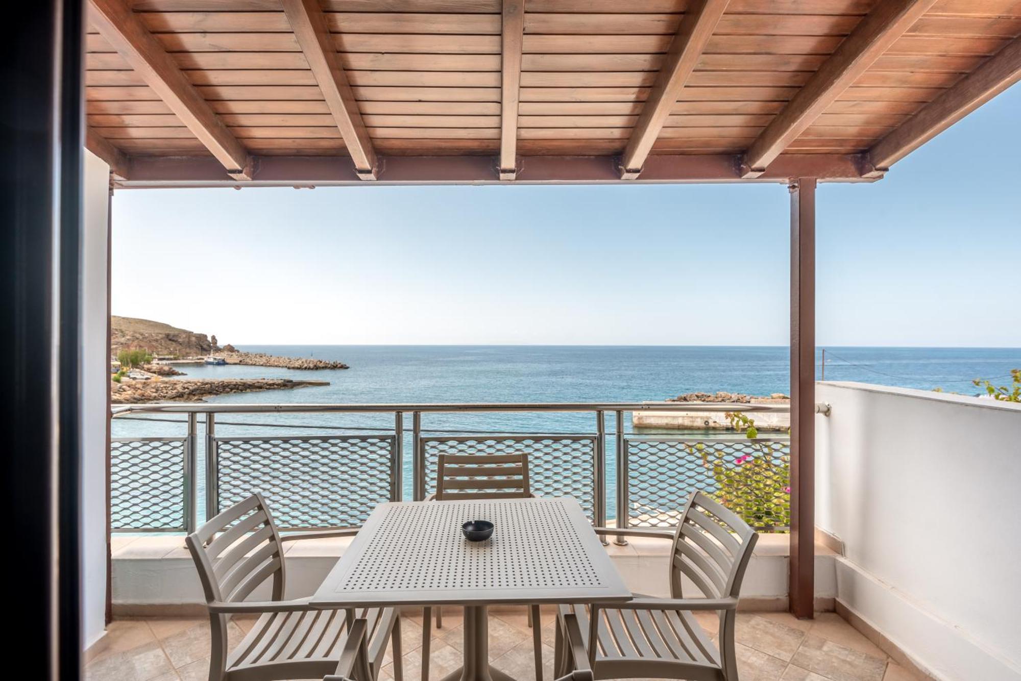Superb Apartments Kriaras Sea View In Sfakia Khóra Sfakíon Exteriör bild