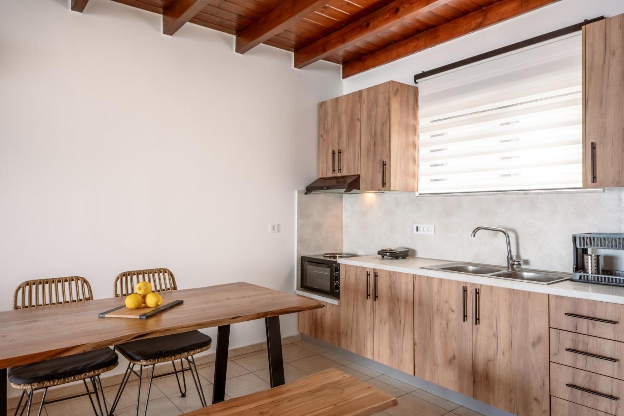 Superb Apartments Kriaras Sea View In Sfakia Khóra Sfakíon Exteriör bild