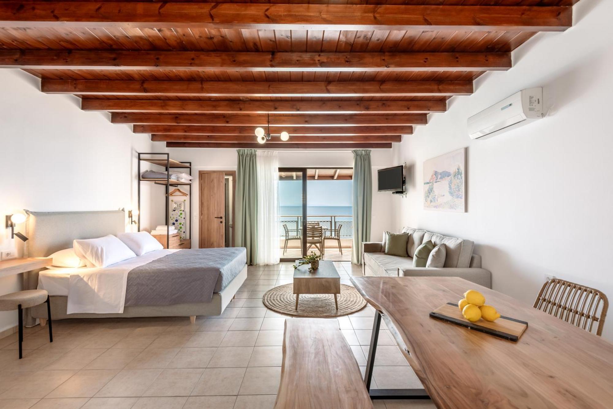 Superb Apartments Kriaras Sea View In Sfakia Khóra Sfakíon Exteriör bild